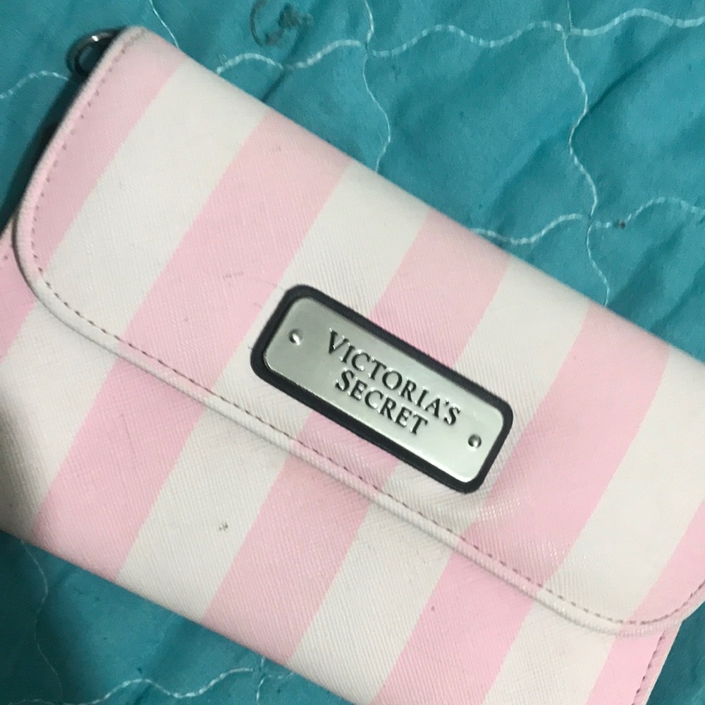 Wallets - Picture 3 of 4